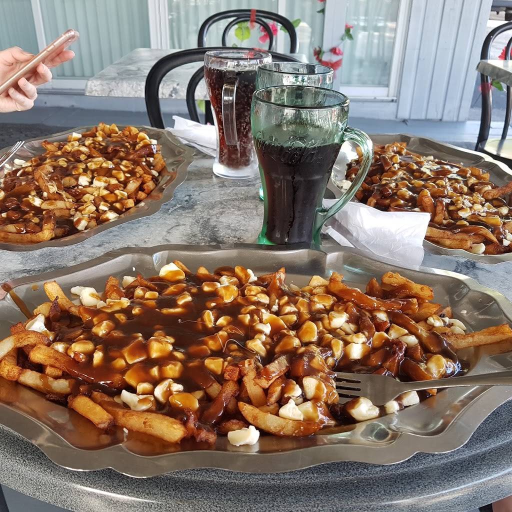 Restaurant Terrasse Dagenais | restaurant | 5575 Boulevard Dagenais O, Laval, QC H7R 1M1, Canada | 4506272441 OR +1 450-627-2441