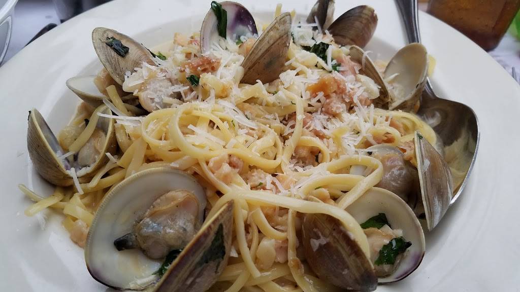 Salvatores | restaurant | 3738 Riverdale Ave, Bronx, NY 10463, USA | 7185487499 OR +1 718-548-7499