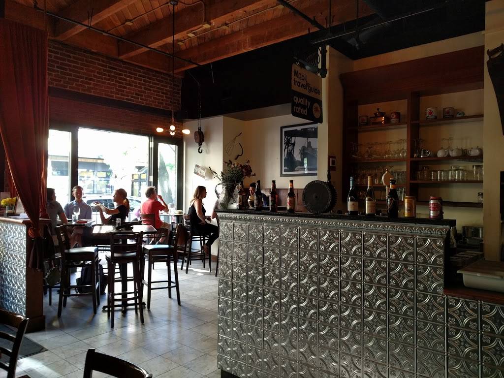 Americana Restaurant | meal takeaway | 219 Broadway E, Seattle, WA 98102, USA | 2063246112 OR +1 206-324-6112