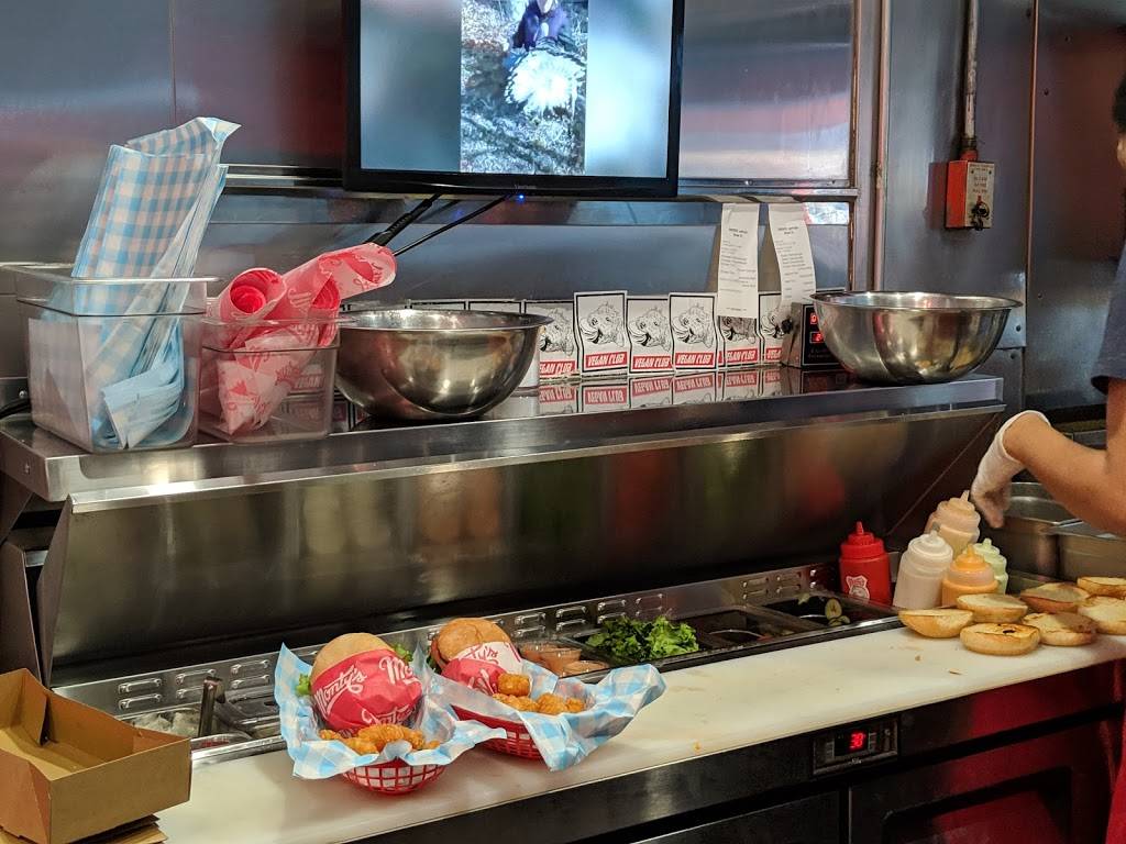 Montys Good Burger | restaurant | 516 S Western Ave, Los Angeles, CA 90020, USA | 9092590652 OR +1 909-259-0652