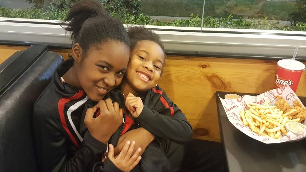 Raising Canes Chicken Fingers | meal takeaway | 5195 Plank Rd, Baton Rouge, LA 70805, USA | 2253564240 OR +1 225-356-4240