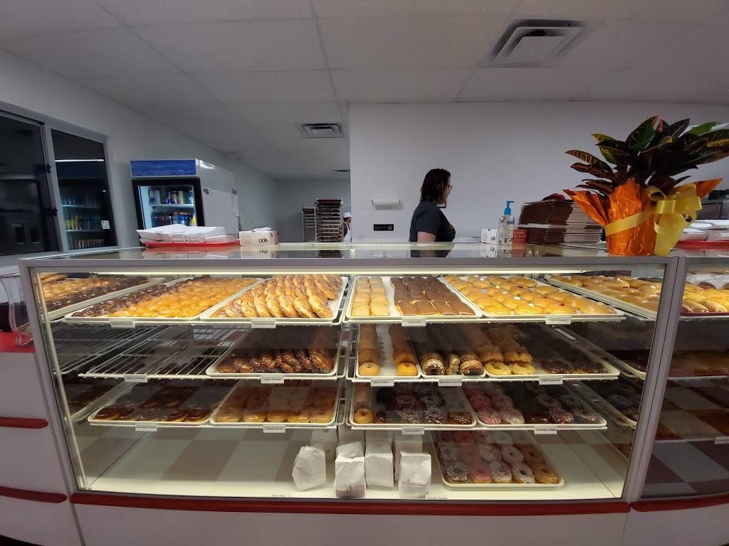Donut Palace | restaurant | 1520 N Summit St, Arkansas City, KS 67005, USA | 6207949228 OR +1 620-794-9228