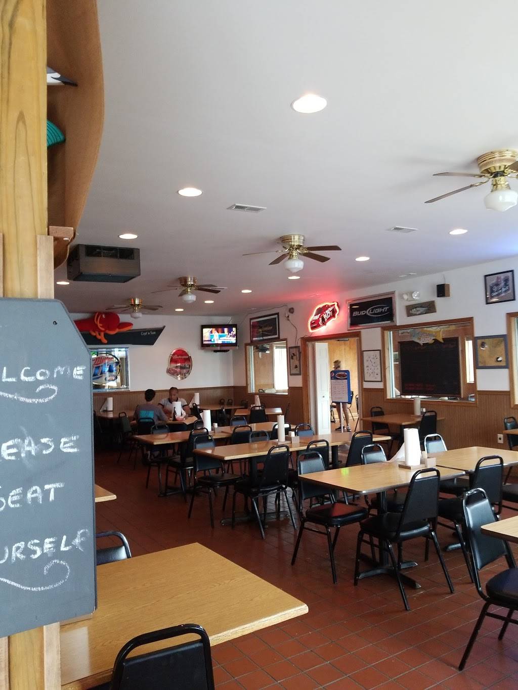 Seafood City | restaurant | 9996 S Dupont Hwy #13, Felton, DE 19943, USA | 3022848486 OR +1 302-284-8486