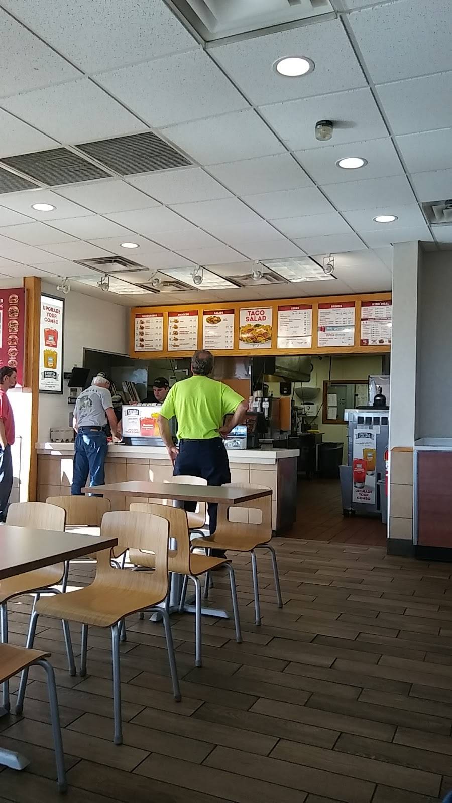 Wendys | restaurant | 6 Lodge Ln Suite 102, Verona, VA 24482, USA | 5402482513 OR +1 540-248-2513