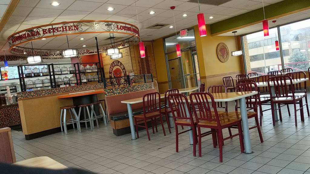 Popeyes Louisiana Kitchen | restaurant | 13225 Millard Ave, Omaha, NE 68137, USA | 4028299990 OR +1 402-829-9990