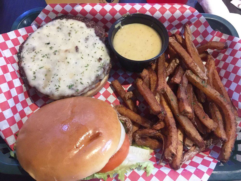 Ebbets Field | restaurant | 1027 E Walnut St, Springfield, MO 65806, USA | 4178655050 OR +1 417-865-5050