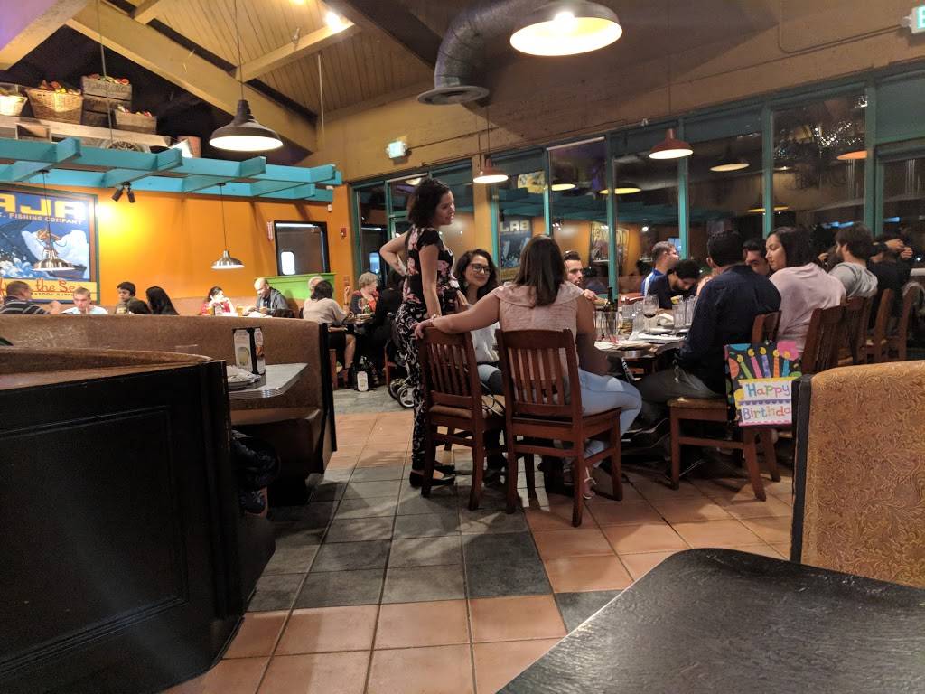 Chevys Fresh Mex | restaurant | 1890 Powell St, Emeryville, CA 94608, USA | 5106538210 OR +1 510-653-8210