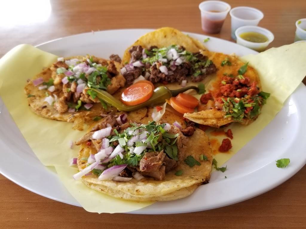 Volcanos Mexican Food | restaurant | 2030 W Lindsey St, Norman, OK 73069, USA | 4052172911 OR +1 405-217-2911