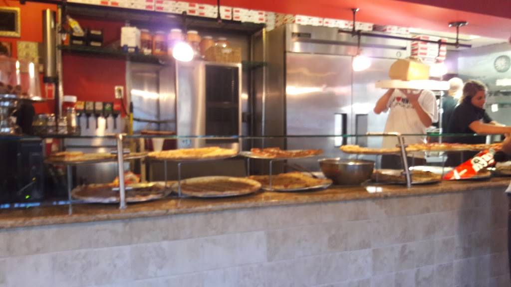 Newtown Pizza | restaurant | 231 N Sycamore St, Newtown, PA 18940, USA | 2155042232 OR +1 215-504-2232