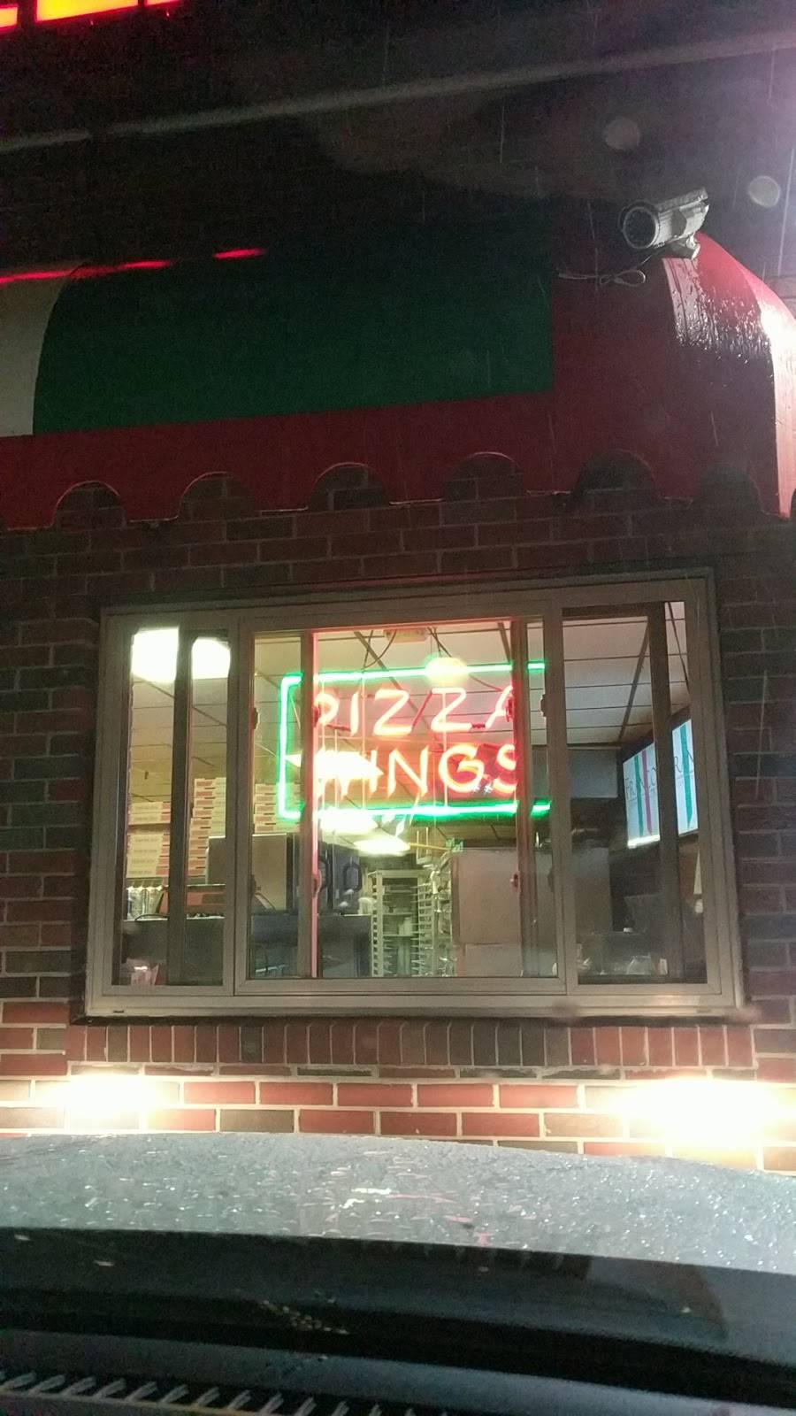 Francos Pizza & Italian Deli | restaurant | 411 Trenton Rd, Utica, NY 13502, USA | 3157246232 OR +1 315-724-6232