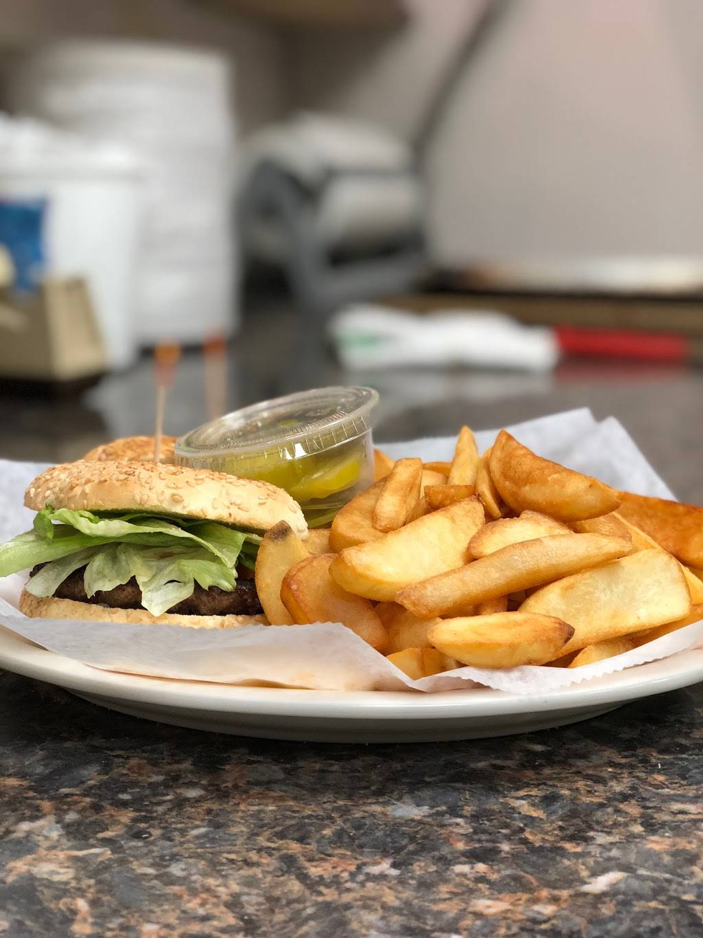 Falls Pizza | restaurant | 103 Main St, Chicopee, MA 01020, USA | 4135949133 OR +1 413-594-9133