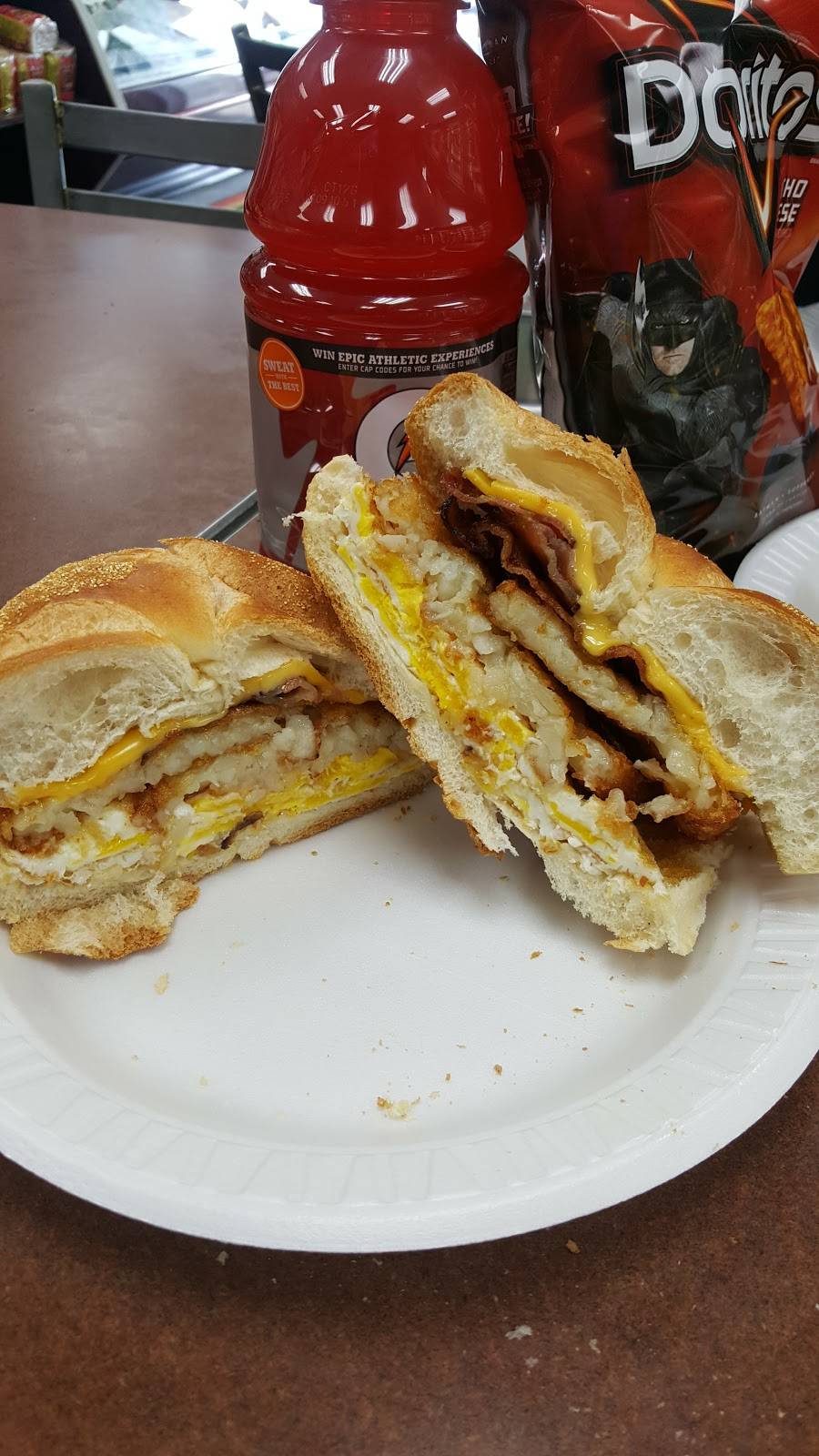 Harrys Hilltop Catering Delicatessen | restaurant | 60 Hillside Avenue, Williston Park, NY 11596, USA | 5167464134 OR +1 516-746-4134