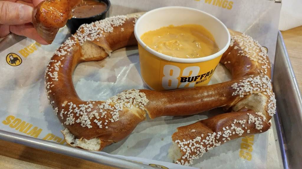 Buffalo Wild Wings | restaurant | 6560 E Superstition Springs Blvd, Mesa, AZ 85206, USA | 4802149464 OR +1 480-214-9464