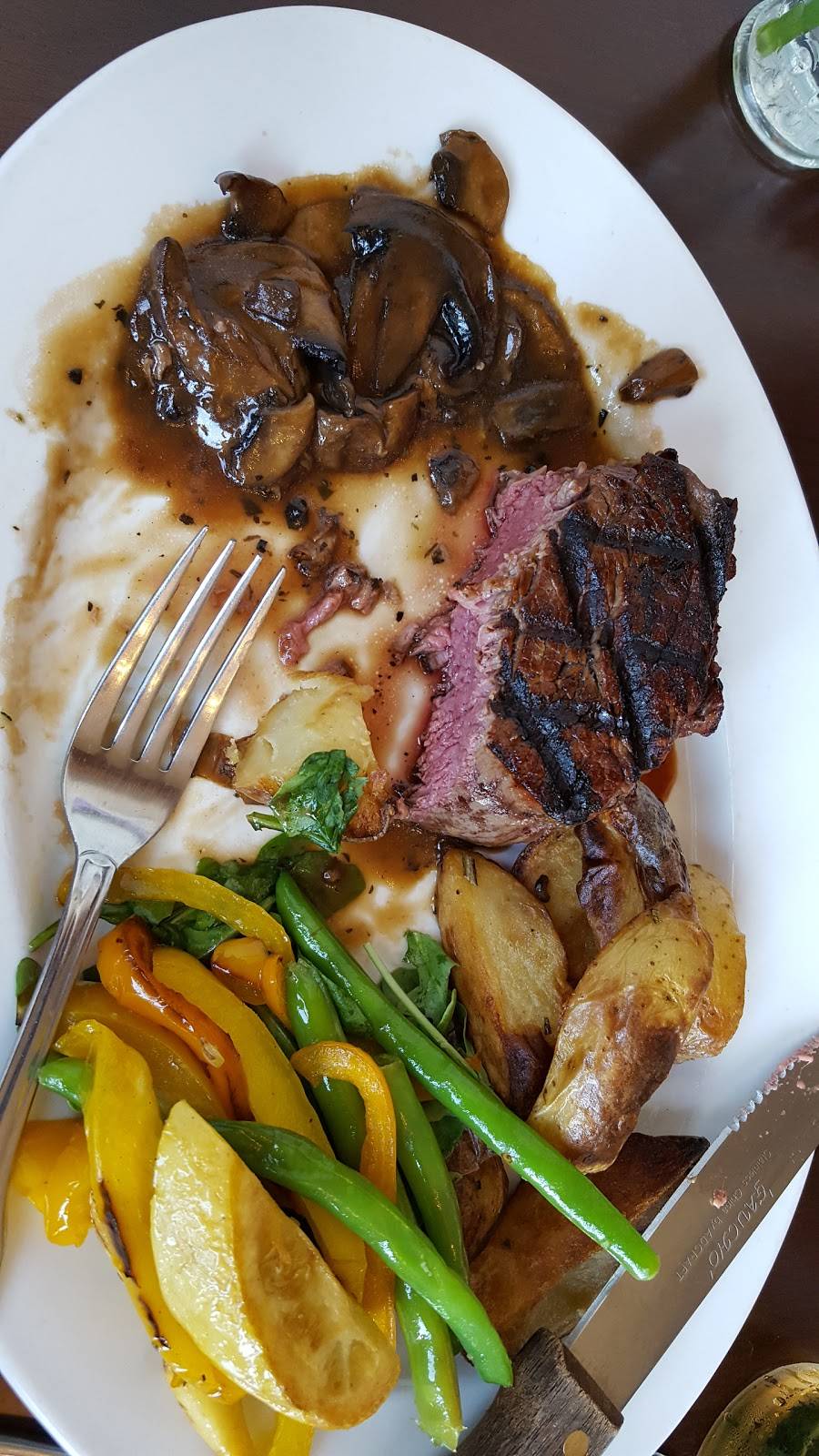 MOXIE Food + Drink | restaurant | 501 E Silver Spring Dr, Whitefish Bay, WI 53217, USA | 4142048980 OR +1 414-204-8980