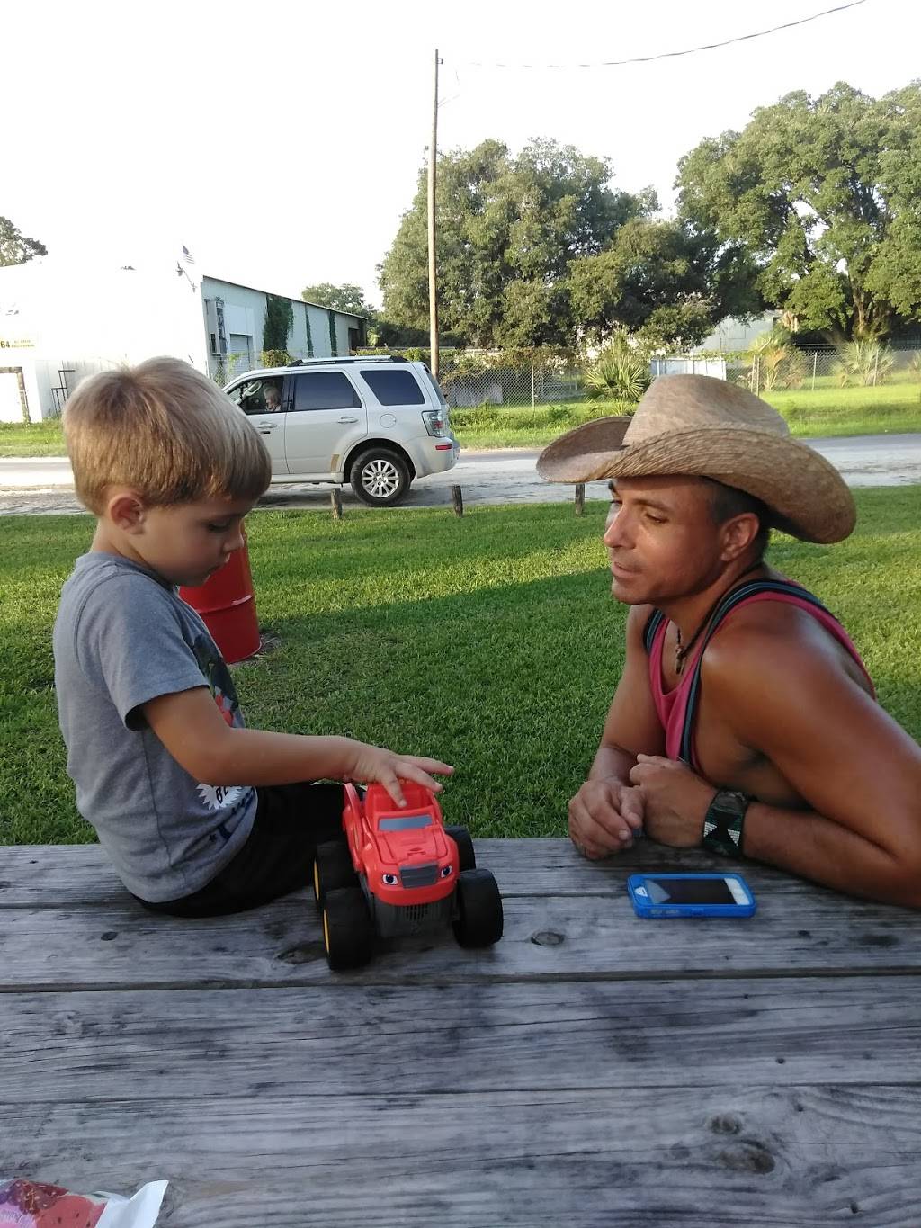 Ralphs Burger House | restaurant | 15 Rodgers Blvd, Chiefland, FL 32626, USA | 3524932687 OR +1 352-493-2687