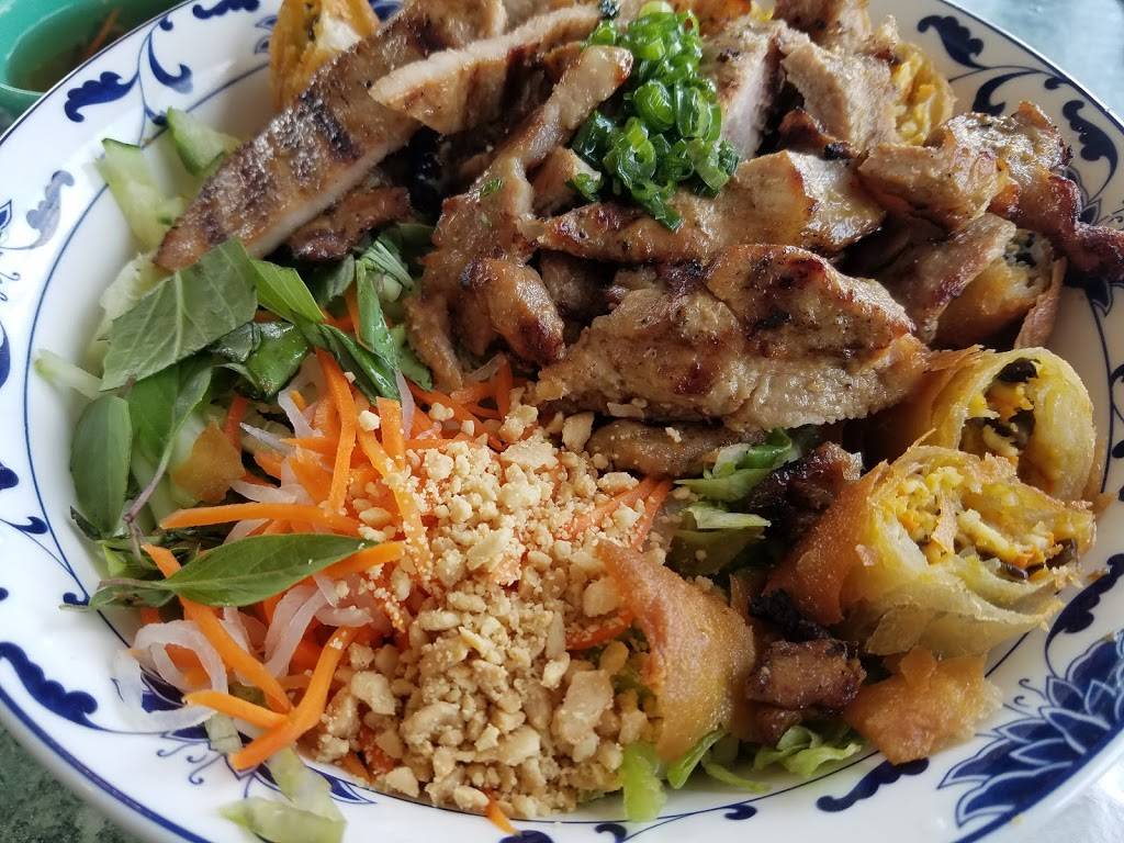 Viet House Restaurant Ltd | restaurant | 6226 Richmond Hwy, Alexandria, VA 22303, USA | 7036606741 OR +1 703-660-6741