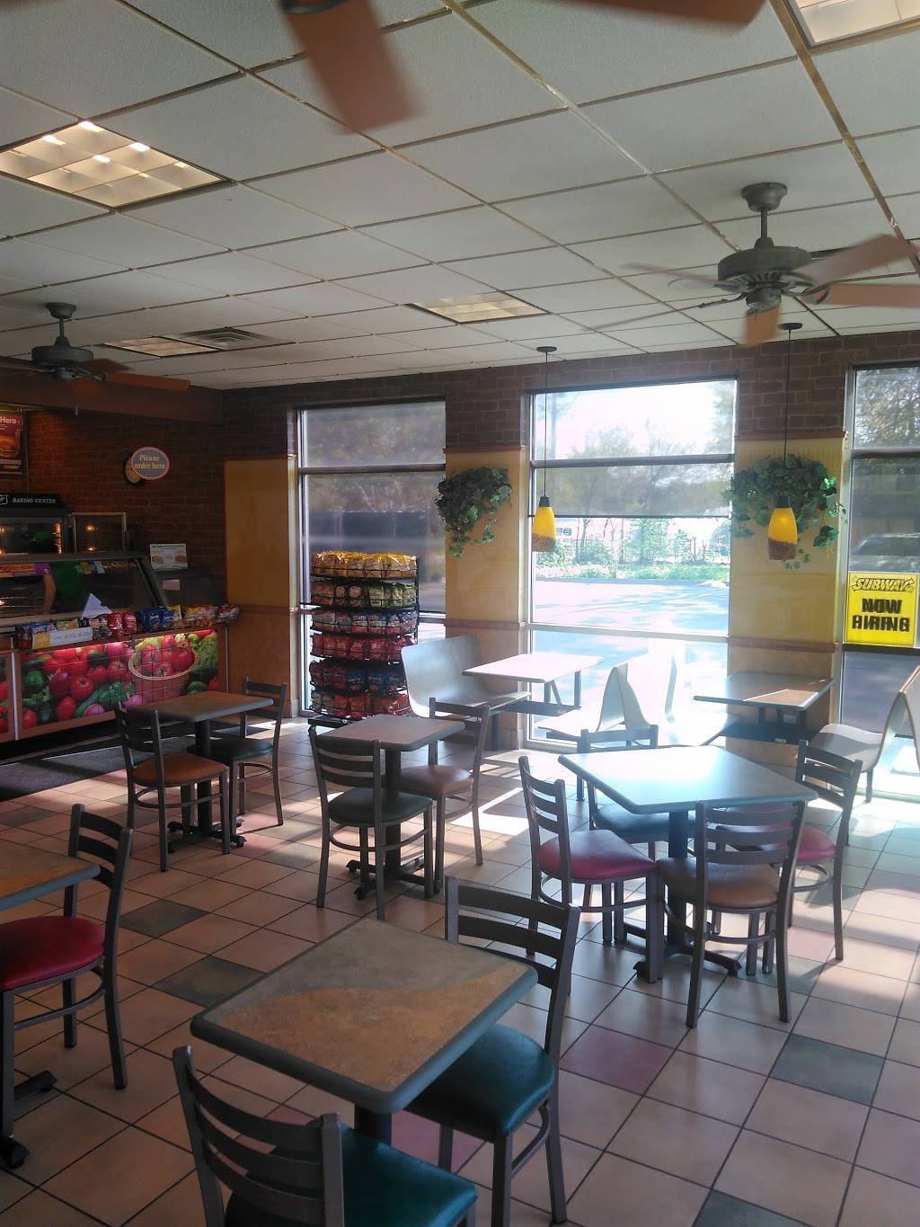 Subway | restaurant | 308 W 1st Ave, Coal Valley, IL 61240, USA | 3097990000 OR +1 309-799-0000