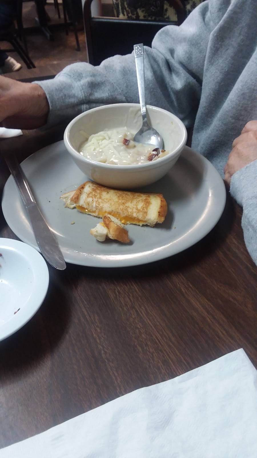 County Line Cafe | restaurant | 956 E Stuart Dr, Galax, VA 24333, USA | 2762363201 OR +1 276-236-3201