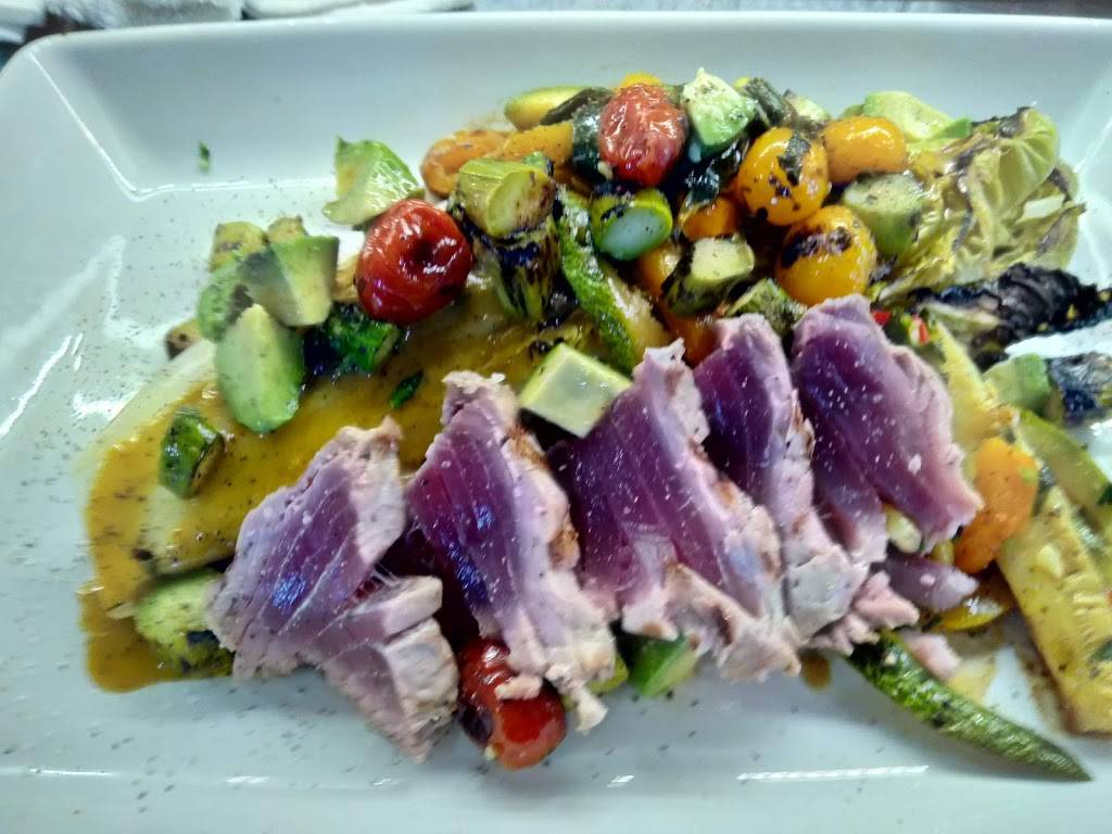 Hugos Invitados | restaurant | 5240 N OConnor Blvd #160, Irving, TX 75039, USA | 2144960590 OR +1 214-496-0590