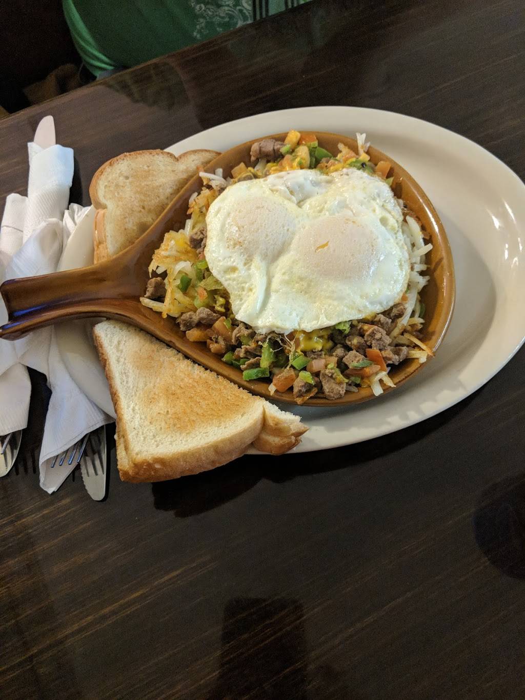 Tres Cafe | restaurant | 1135 Lincoln St, Galesburg, IL 61401, USA | 3092974645 OR +1 309-297-4645