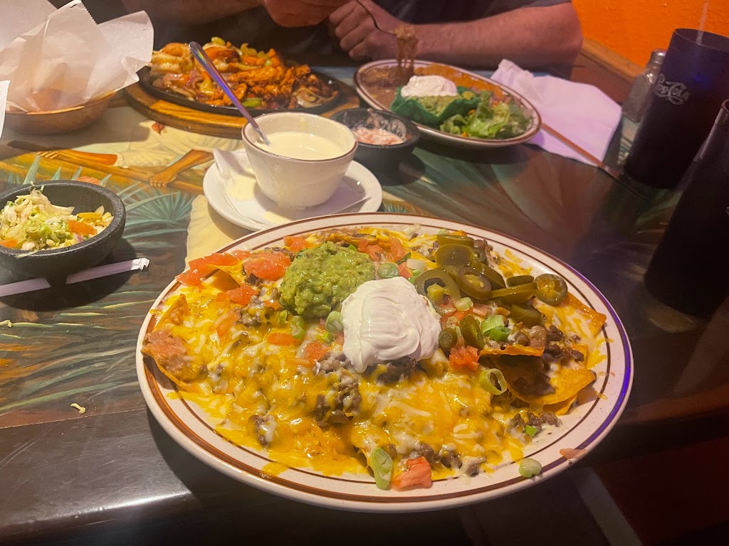 El Tapatio | restaurant | 393 E 2nd St, Parachute, CO 81635, USA | 9702857508 OR +1 970-285-7508