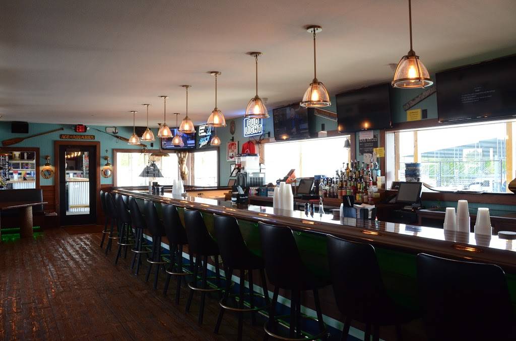 Yardarm Riverfront Bar & Grill | restaurant | 1201 Shiras Ave Ext, Dubuque, IA 52001, USA | 5635823653 OR +1 563-582-3653