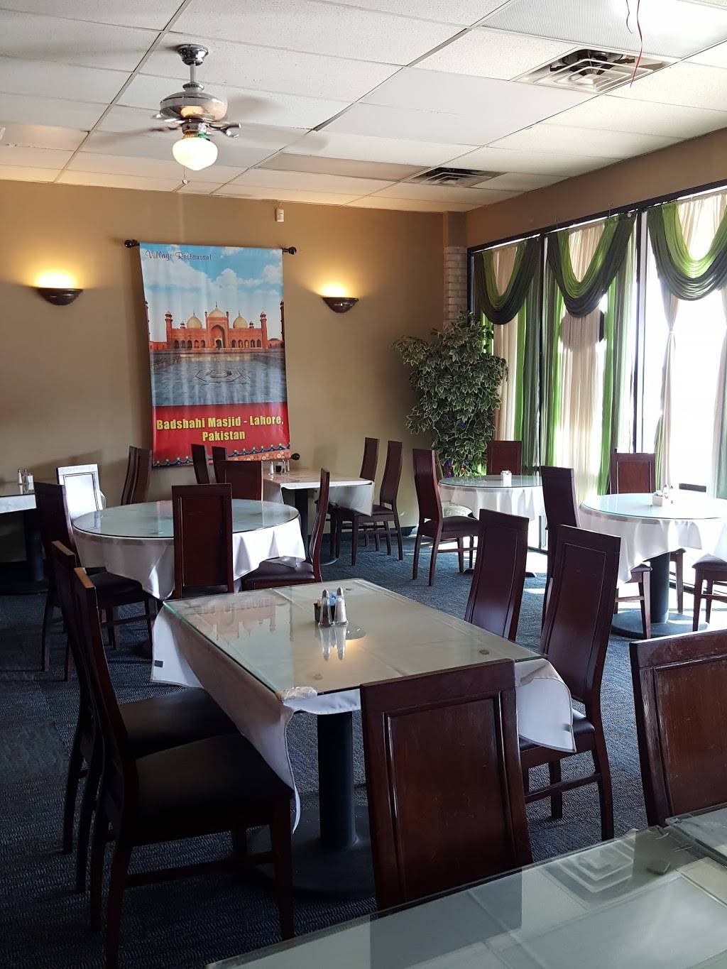 Village Grill and Chill | restaurant | 4730 Century Plaza Rd, Indianapolis, IN 46254, USA | 3173470198 OR +1 317-347-0198
