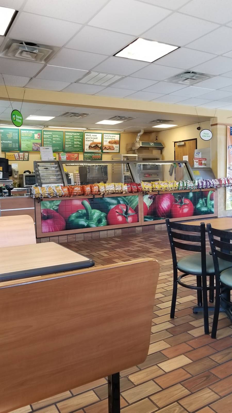 Subway Restaurants | restaurant | 2049 Mangum Rd, Houston, TX 77092, USA | 7132308838 OR +1 713-230-8838