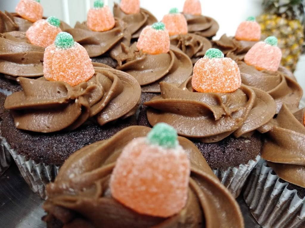 Susies Bistro & Bakery & Susie Sunshine Sweets | restaurant | 17 W Main St, Newark, OH 43055, USA | 7408994737 OR +1 740-899-4737