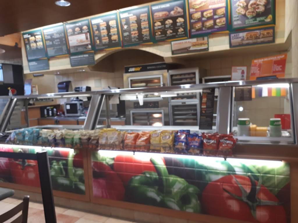 Subway | meal takeaway | 239 St Catherines St The Village Square, Smithville, ON L0R 2A0, Canada | 9059578693 OR +1 905-957-8693