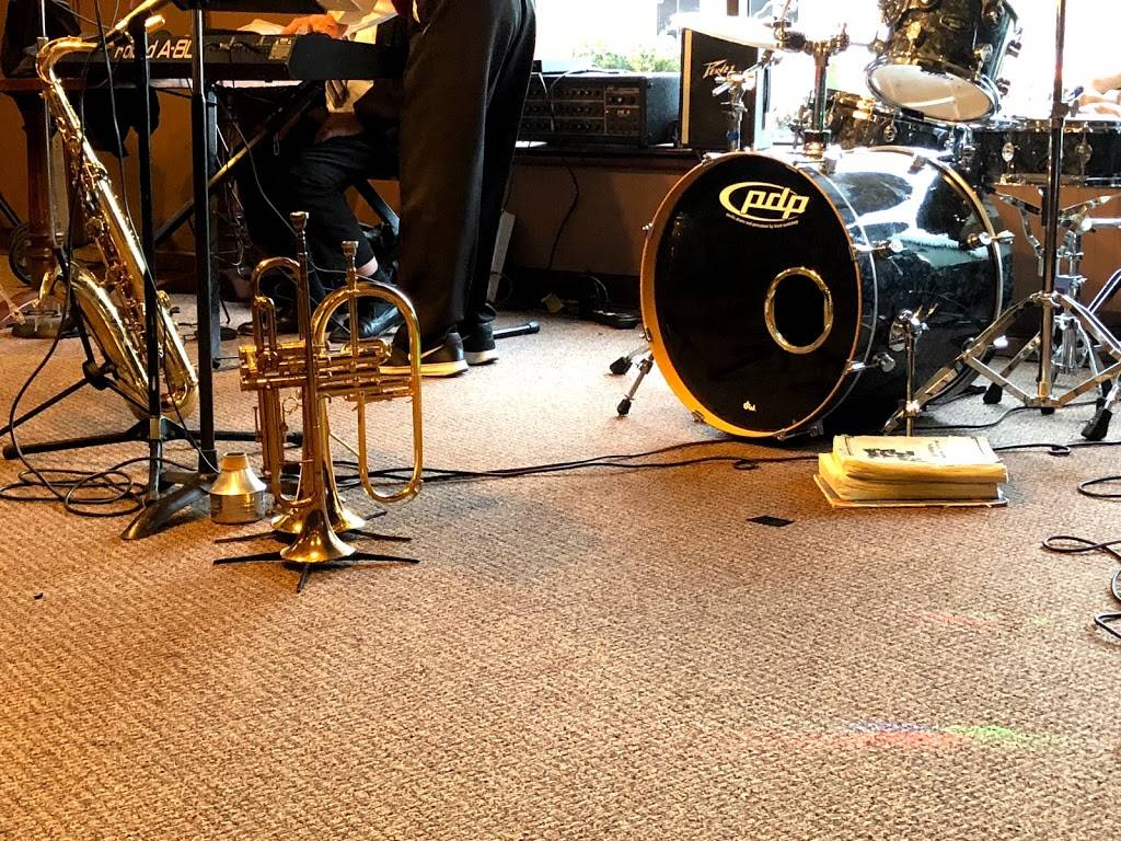 Sports Channel | restaurant | 25419 Jefferson Ave, St Clair Shores, MI 48081, USA | 5867712333 OR +1 586-771-2333