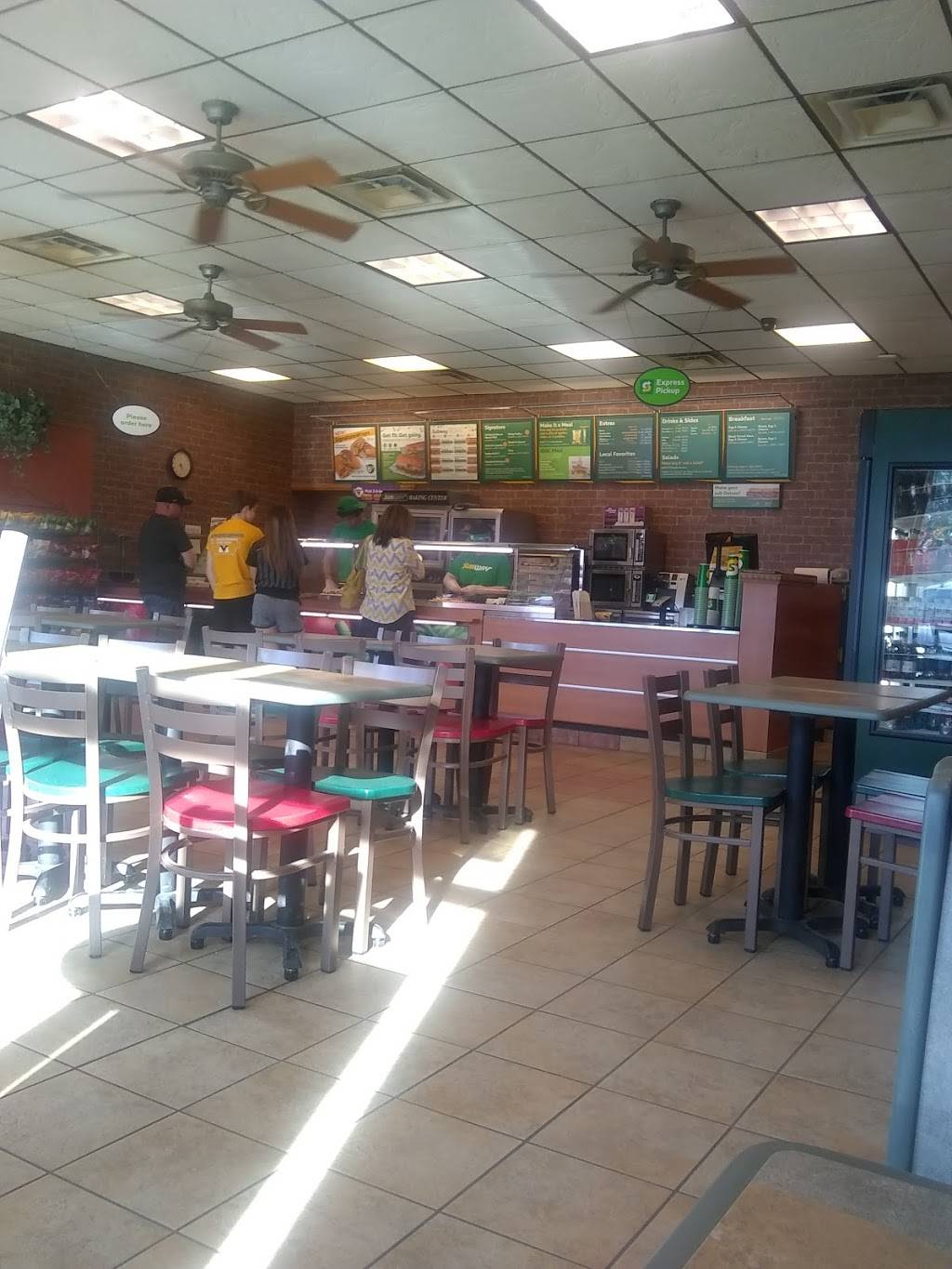 Subway | restaurant | 317 S Main St, Monticello, IA 52310, USA | 3194654648 OR +1 319-465-4648