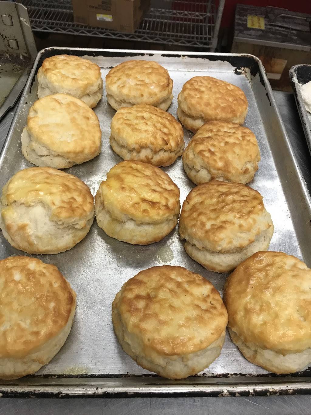 Hardees | restaurant | 11938 Dorsett Rd, Maryland Heights, MO 63043, USA | 3142987076 OR +1 314-298-7076