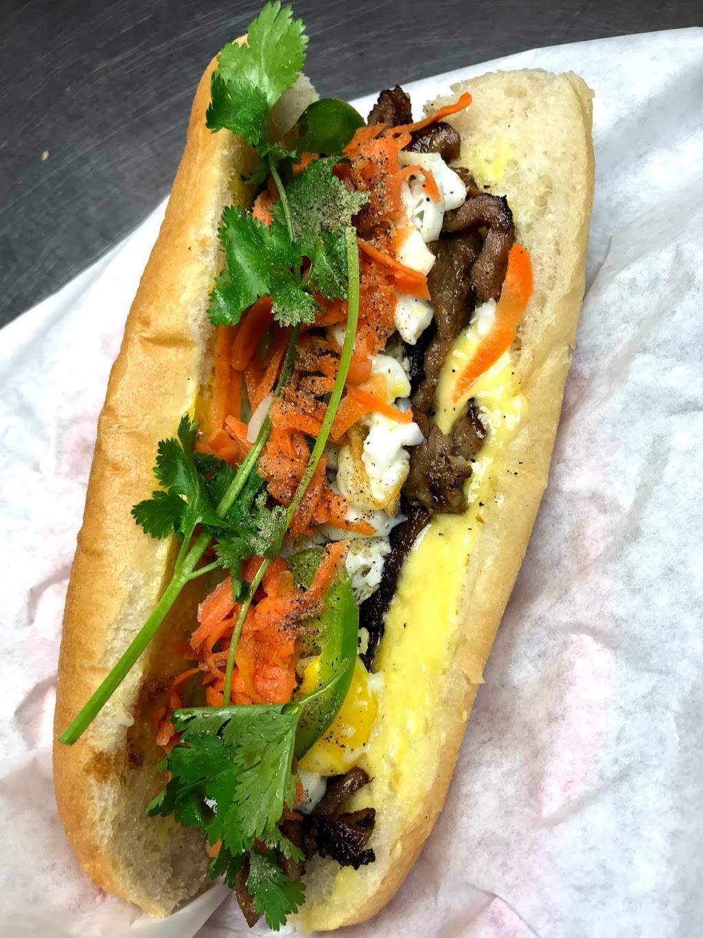 Banh Mi N More Vietnamese Eatery | restaurant | 10520 Northwest Fwy, Houston, TX 77092, USA | 8323013963 OR +1 832-301-3963