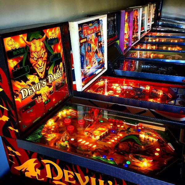 The Ottawa Pinball Arcade | restaurant | 2559 Baseline Rd, Ottawa, ON K2H 7B3, Canada | 6132236108 OR +1 613-223-6108