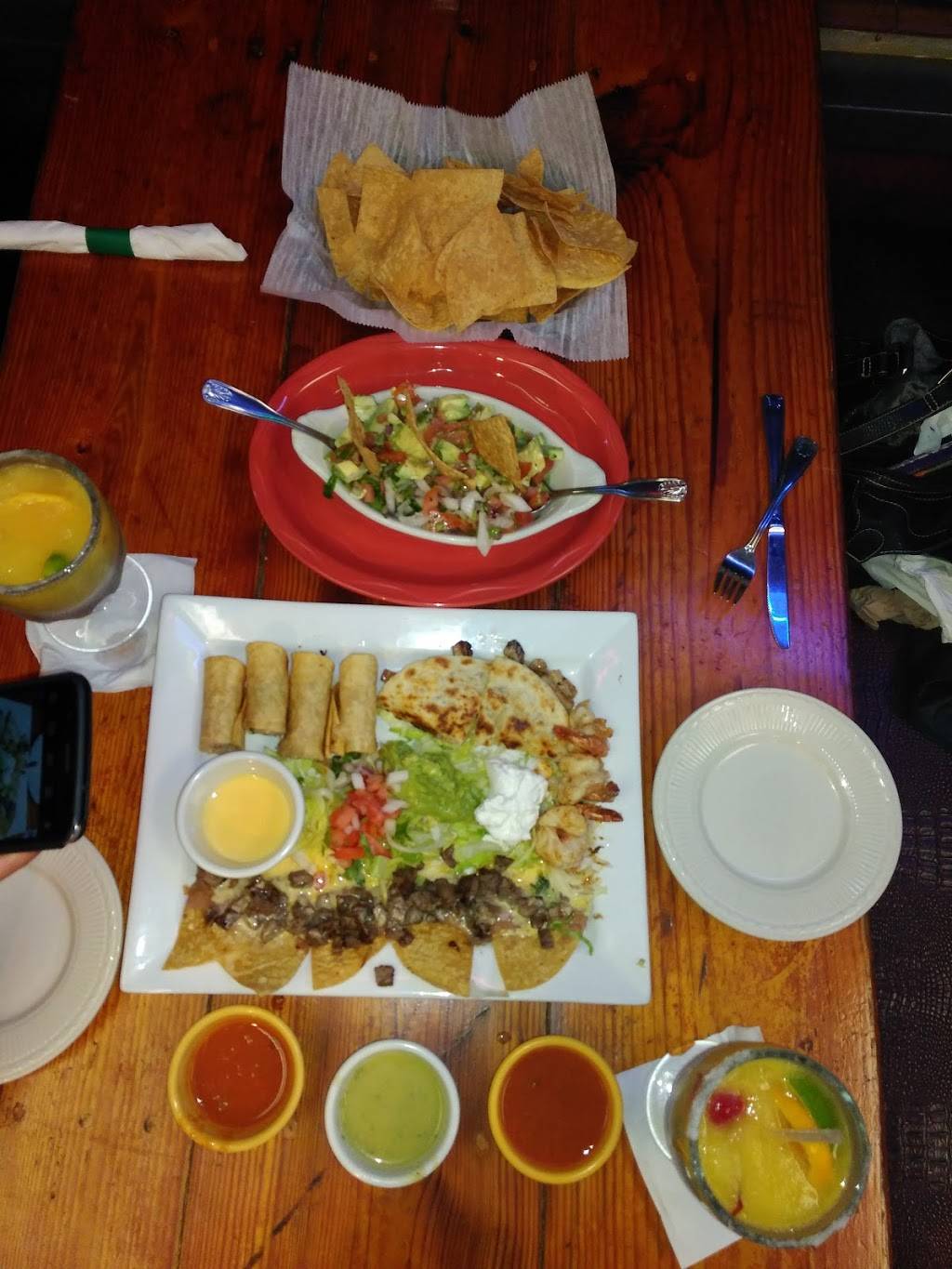 10 De Mayo Steaks, Mexican Grill & Bar | restaurant | 136 Mockingbird Ln, Livingston, TX 77351, USA | 9363271193 OR +1 936-327-1193