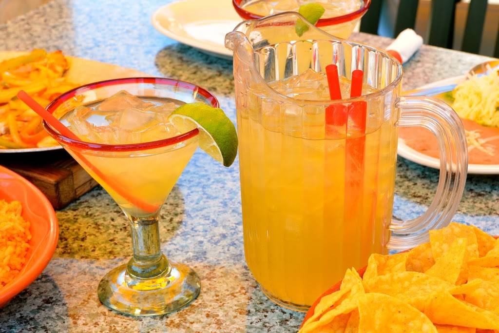 Red Hen Bar and Grill | restaurant | 4175 Solano Ave, Napa, CA 94558, USA | 7072558125 OR +1 707-255-8125