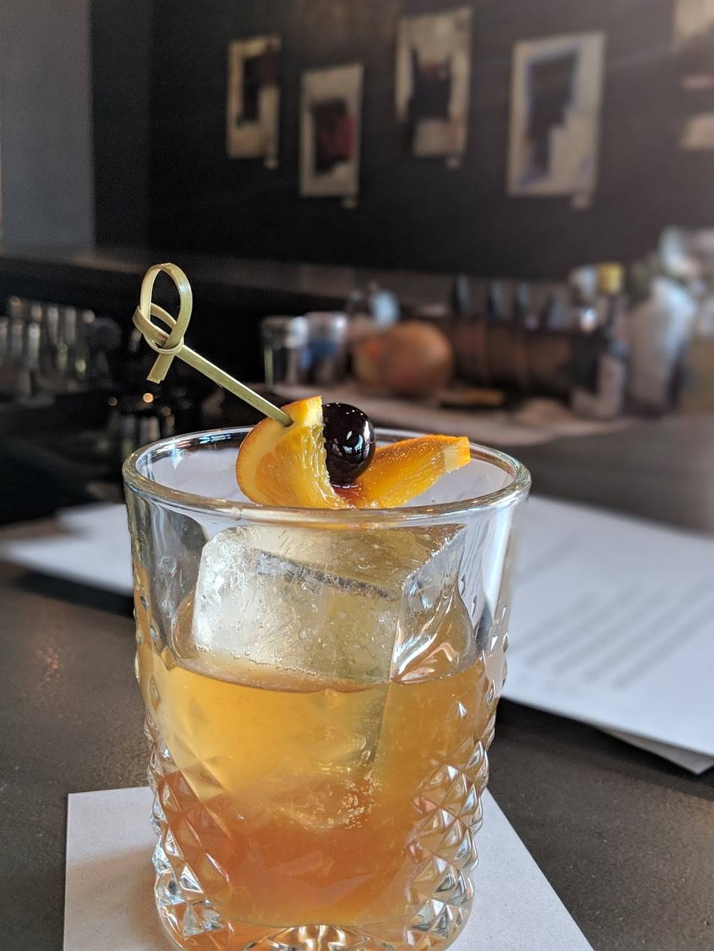 Salt | restaurant | 17625 Detroit Ave, Lakewood, OH 44107, USA | 2162214866 OR +1 216-221-4866