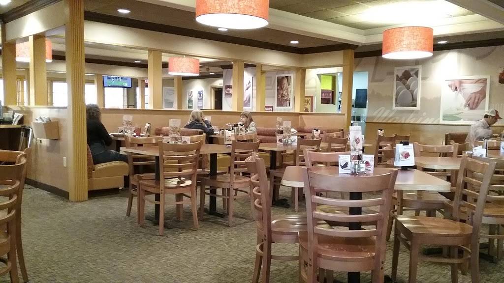 Bakers Square Restaurant & Bakery | restaurant | 3434 Freedom Dr, Springfield, IL 62704, USA | 2177875555 OR +1 217-787-5555