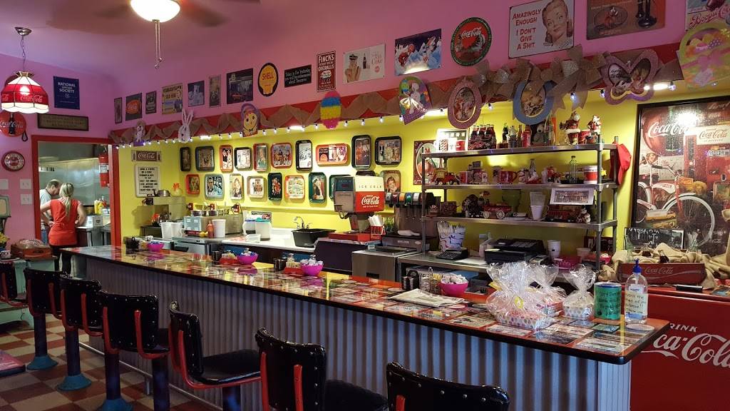 Missys Arcade Restaurant | restaurant | 116 Diamond St, Titusville, PA 16354, USA | 8148278110 OR +1 814-827-8110