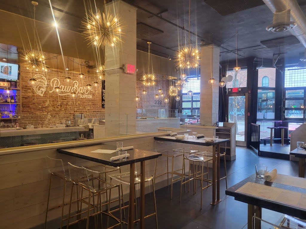 Raw Bar By Slapfish | restaurant | 339 Massachusetts Ave, Indianapolis, IN 46204, USA | 3177572696 OR +1 317-757-2696