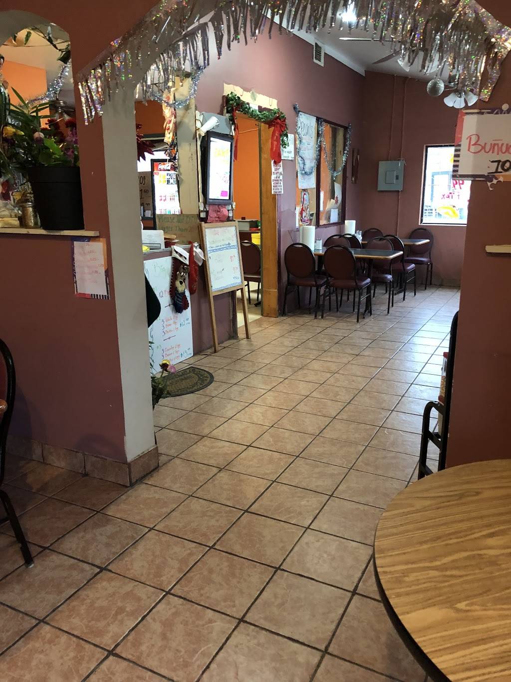 Reynas Cafe | restaurant | 227 Aransas Ave, San Antonio, TX 78210, USA | 2104441028 OR +1 210-444-1028