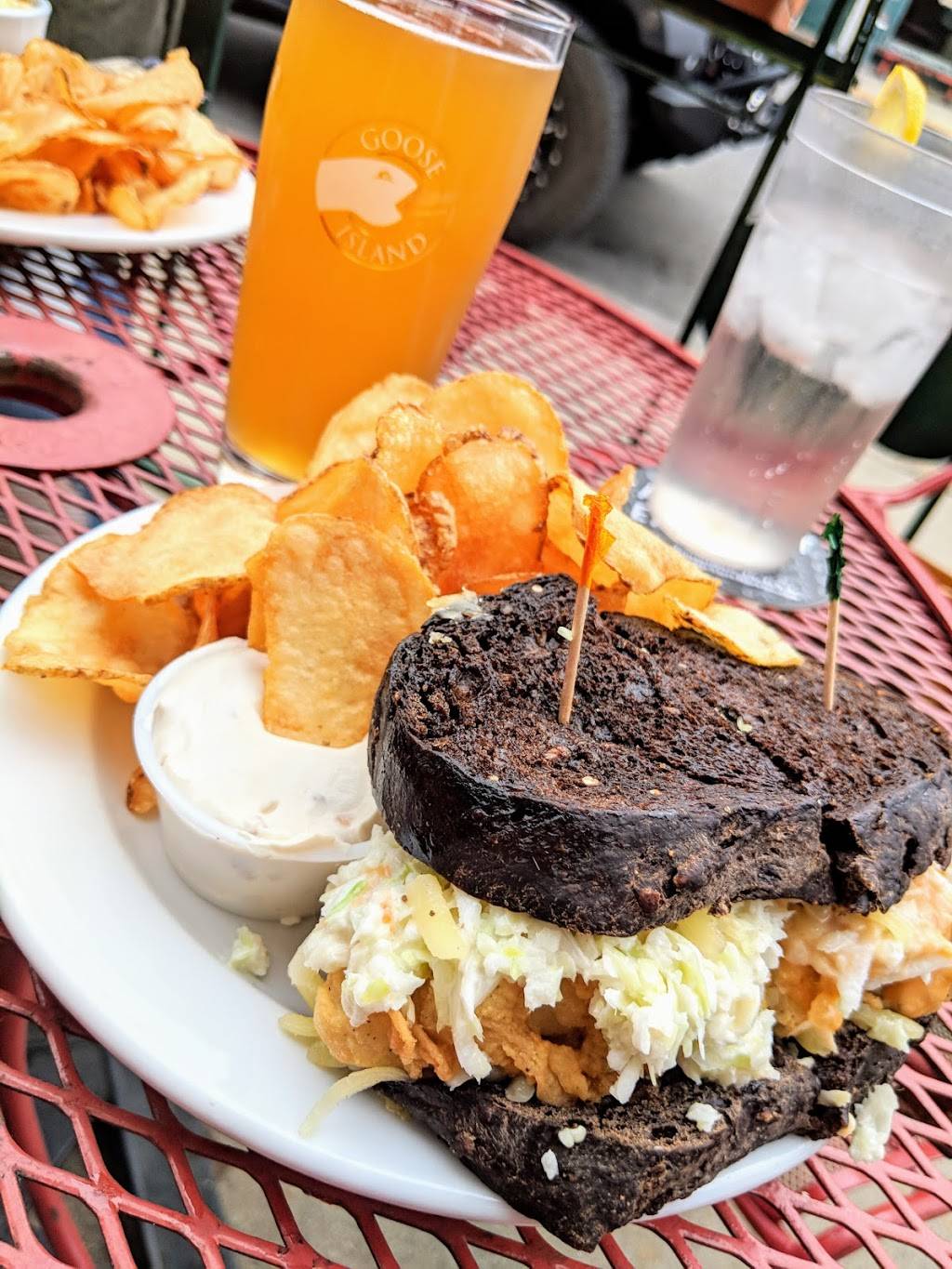 Sonka Irish Pub | restaurant | 1366 Wabash Ave, Terre Haute, IN 47807, USA | 8122348802 OR +1 812-234-8802