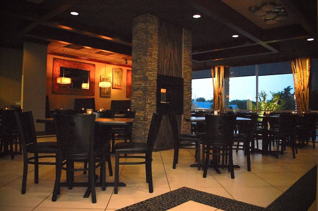 Brick House Grill | restaurant | 920 W Lincoln Ave, Charleston, IL 61920, USA | 2175122174 OR +1 217-512-2174