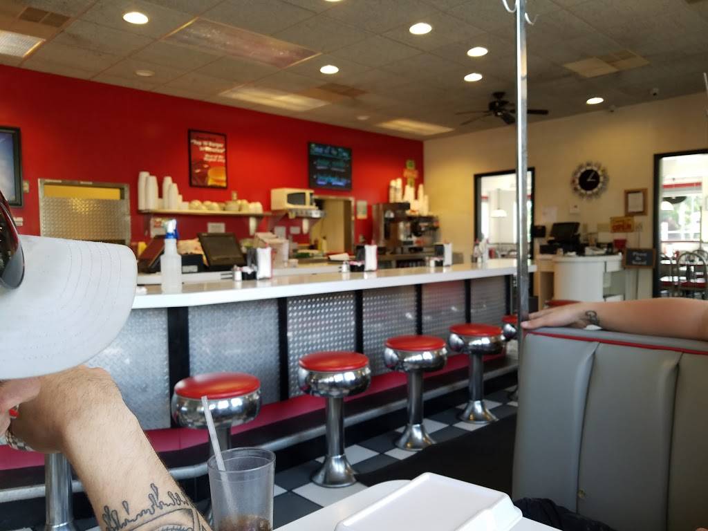 Schoops Hamburgers | restaurant | 9401 Wicker Ave, St John, IN 46373, USA | 2193650112 OR +1 219-365-0112