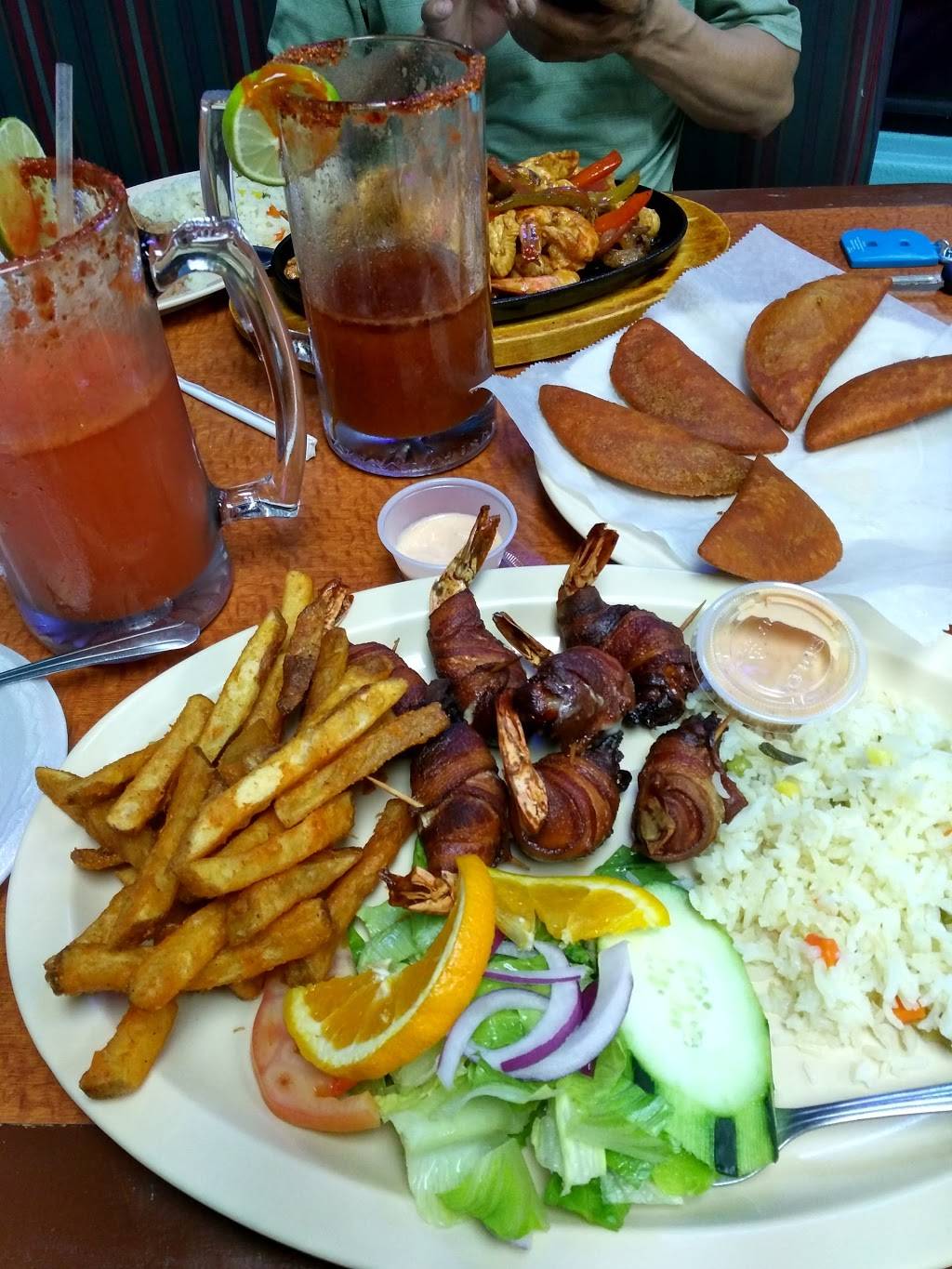 Las Islas Marias | restaurant | 2632 E Lake Mead Blvd, North Las Vegas, NV 89030, USA | 7026335357 OR +1 702-633-5357