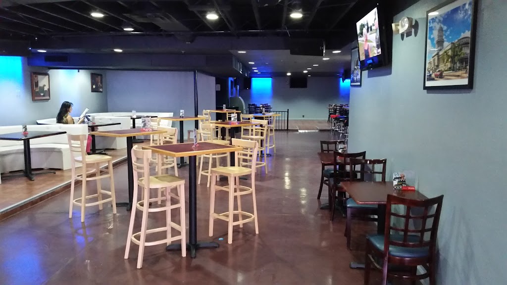 Calle 8 Restaurant Bar & Lounge | restaurant | 5025 N 7th Ave, Phoenix, AZ 85013, USA | 6026796813 OR +1 602-679-6813