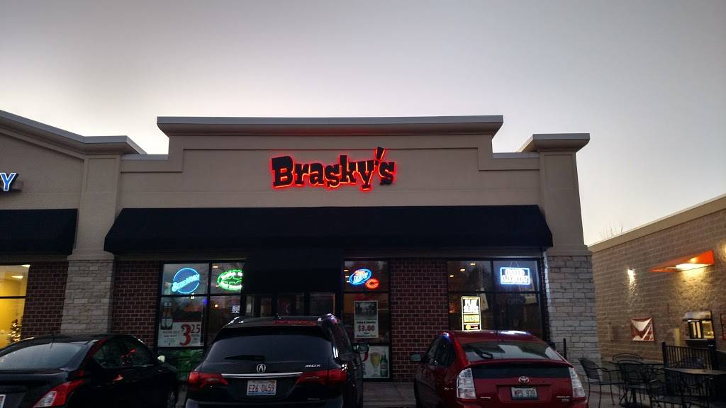Braskys Bar & Grill | restaurant | 9901 N Knoxville Ave, Peoria, IL 61615, USA | 3092408422 OR +1 309-240-8422