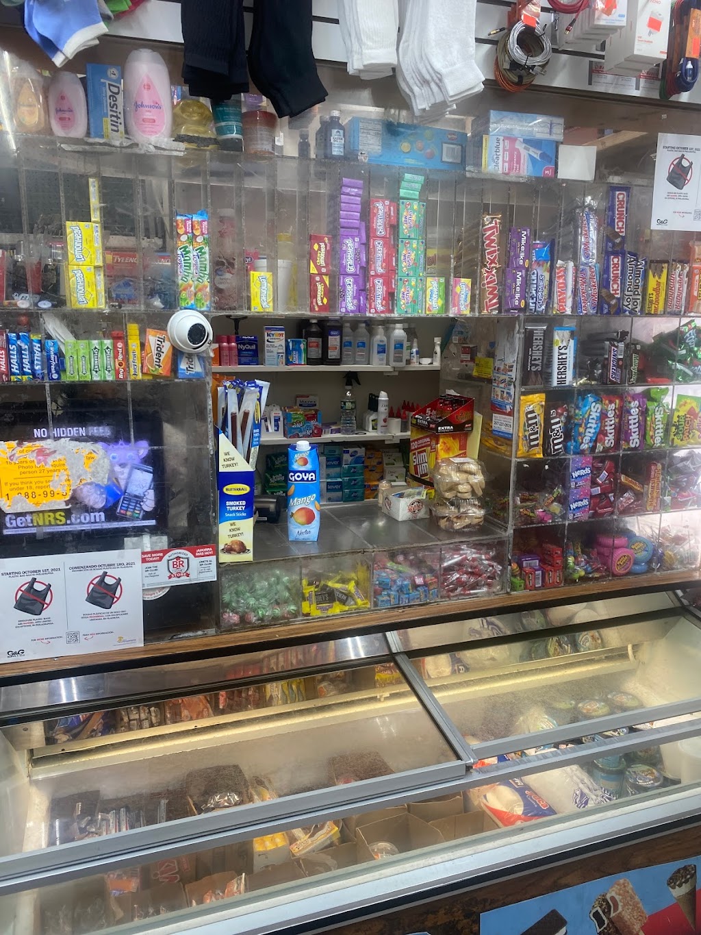 Dominican Corner Store | restaurant | 1098 Alcott St, Philadelphia, PA 19149, USA | 2158318438 OR +1 215-831-8438