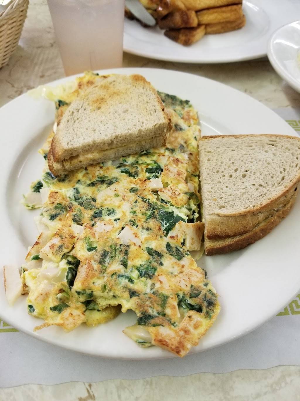 Main Street Diner | restaurant | 98 Main St, East Brunswick, NJ 08816, USA | 7322516929 OR +1 732-251-6929